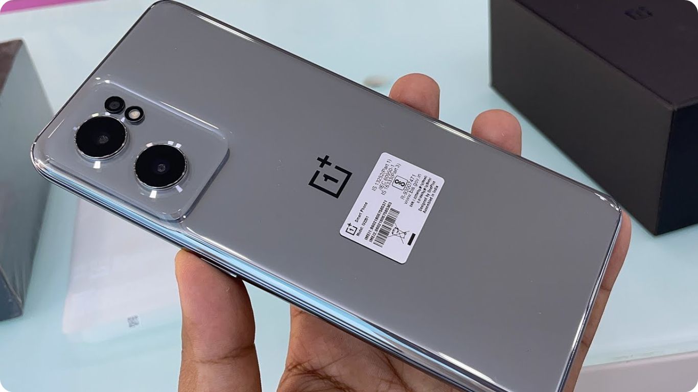 Oneplus Launched 5G Smartphone: 200MP Camera 7000mAh Battery,Just 13,999